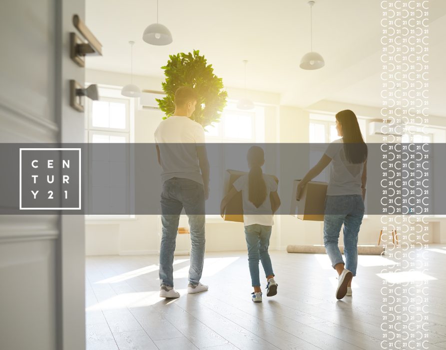 Happy-Family-with-Children-Moving-with-Boxes-in-a-New-Apartment-House.-Back-View-1 (3)