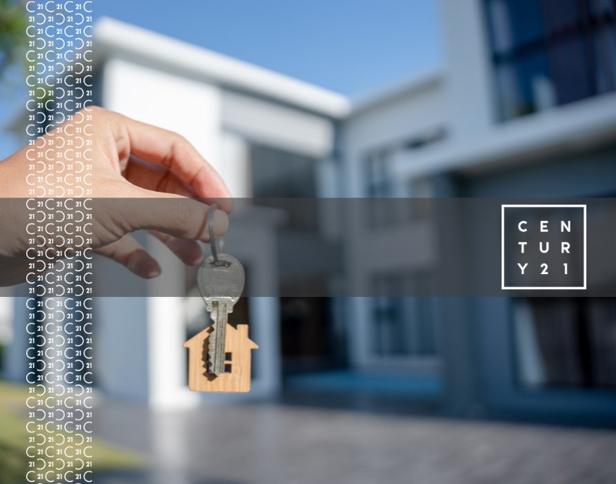 Selling-Home-Landlord-and-New-Home.-the-House-Key-for-Unlocking-1 (3)
